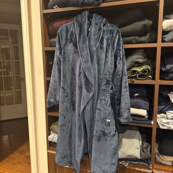 UGG Accessories - UGG Navy Plush Robe